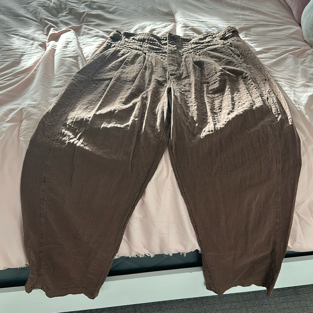 Popcorn material slacks